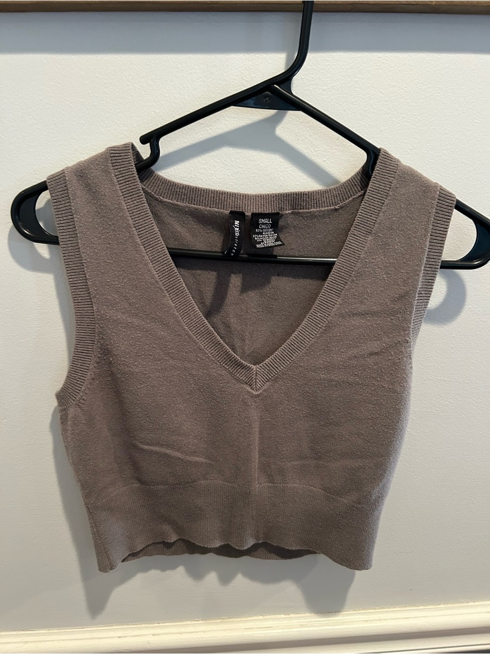 chic Taupe V-Neck Cropped Knit Tank